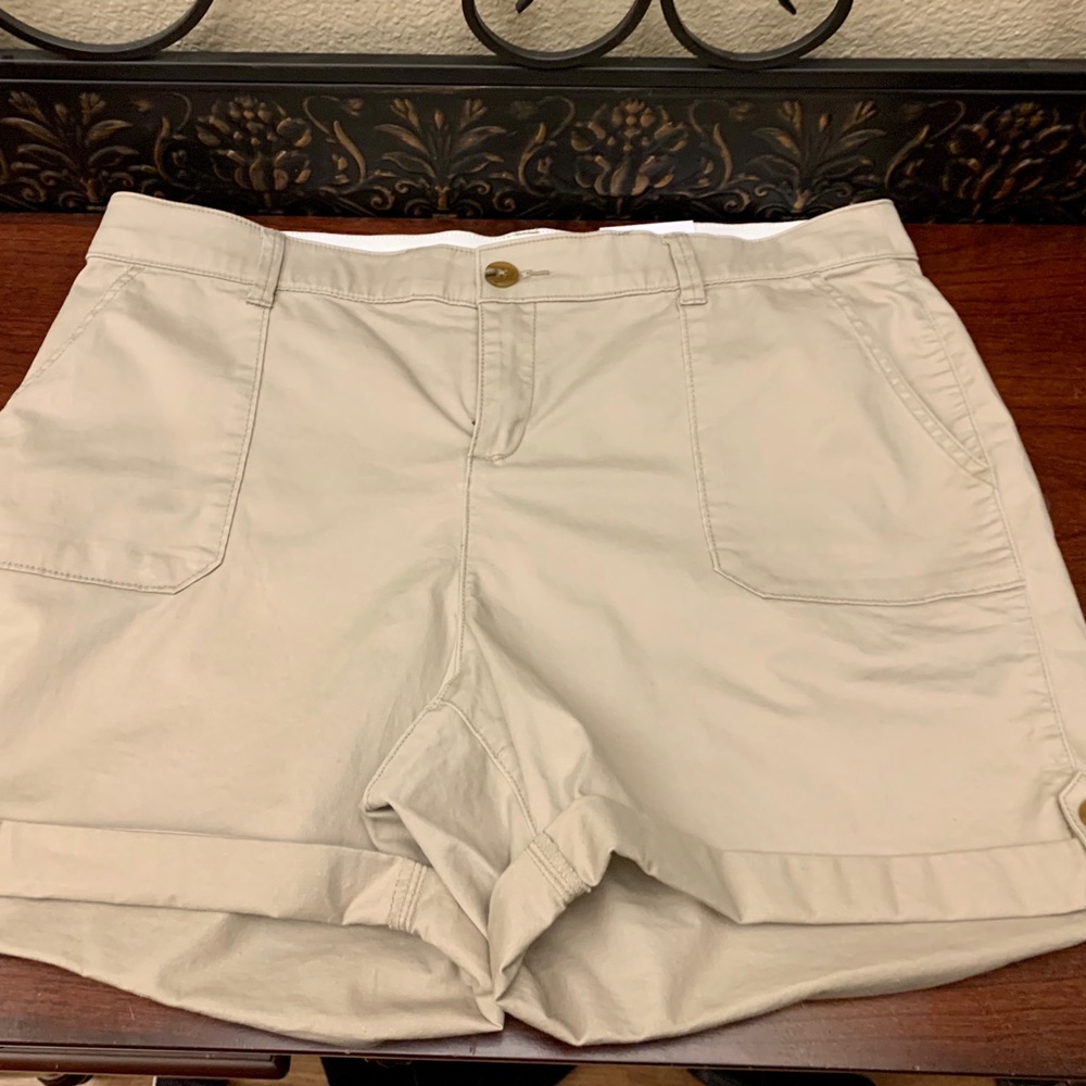 Girlfriend Chino Shorts